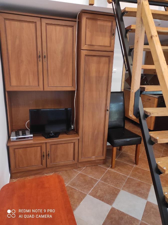 Kis Apartmanhaz Balatonfured Exterior photo